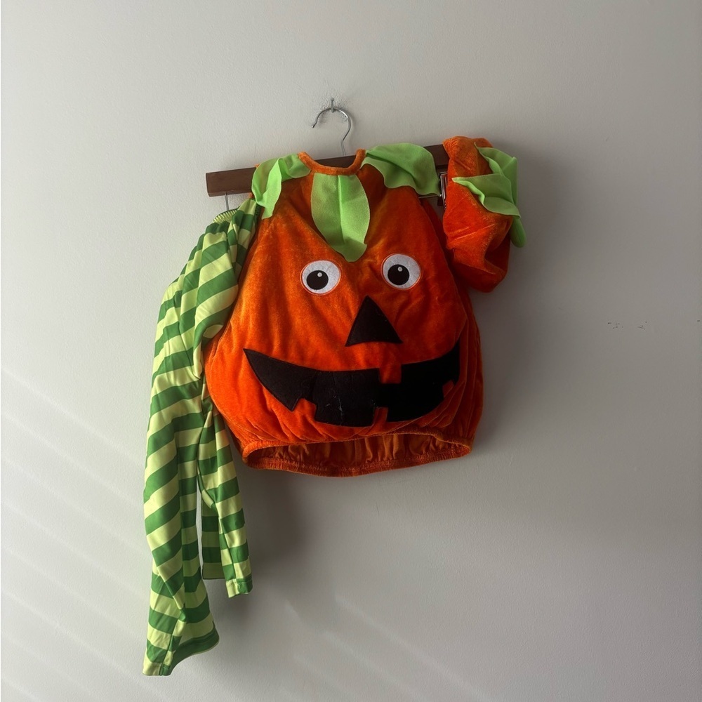 Kids Halloween pumpkin custom with pants color orange and green‎ size 2/3years.